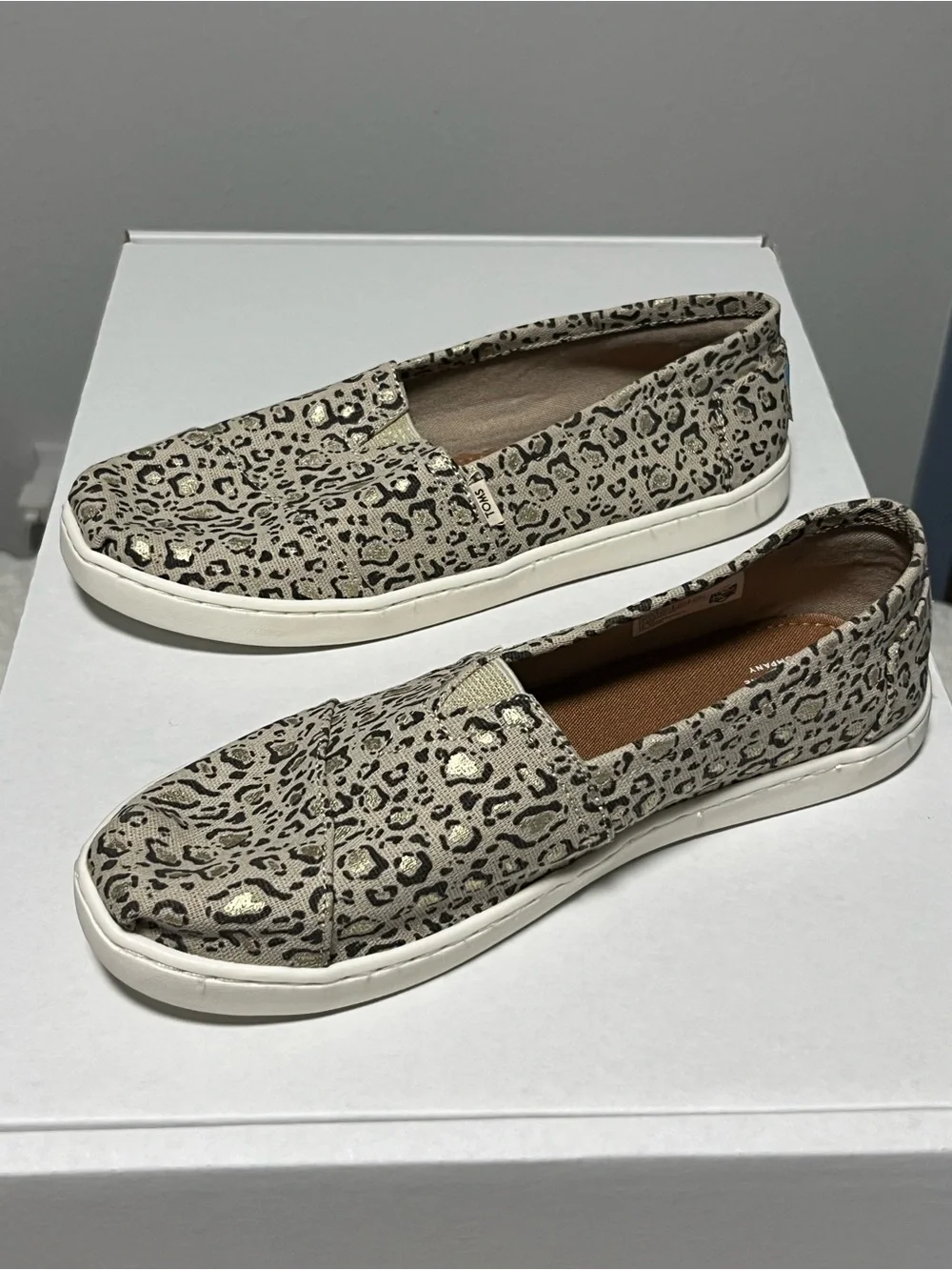 TOMS Kids Leopard Print Slip-On Shoes in Tan and Black Size Y5